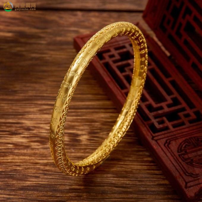 黄金(足金)手镯实心好还是空心好呢?黄金(足金)手镯实心会变形吗?z3.jpg